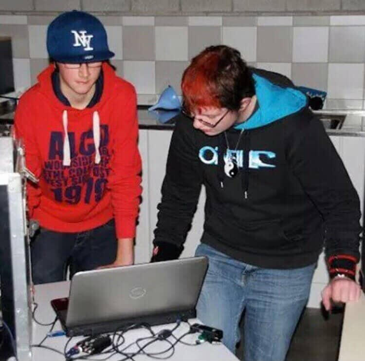 300SkullsAndCounting and Valuable Scholar - ._x